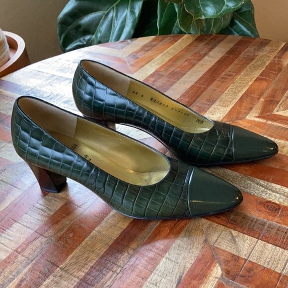 Vintage Bruno Magli Green Crocodile Embossed Pumps - Picture 3 of 8